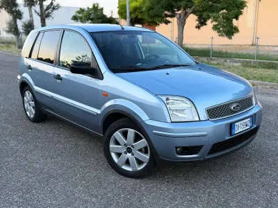 Usata Ford Fusion 80 CV (58 kW) 2005 Blu/azzurro Utilitaria