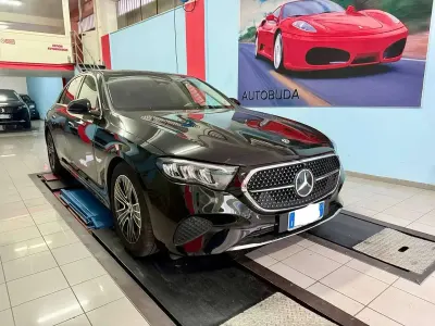 Usata Mercedes E200 Advanced 163 CV (119 kW) 2025 Nero Berlina
