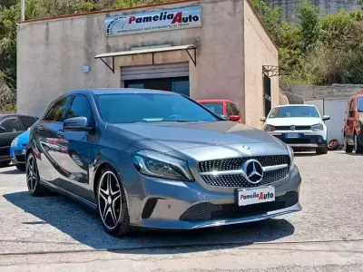 Usata Mercedes A180 Executive 109 CV (80 kW) 2016 Grigio Utilitaria