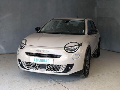 Usata Fiat 600 Pop 199 CV (146 kW) 2025 Beige SUV