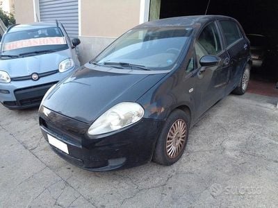 Usata Fiat Grande Punto Dynamic 75 CV (55 kW) 2007 Nero Utilitaria