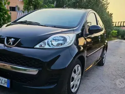 Usata Peugeot 107 68 CV (50 kW) 2009 Nero Utilitaria