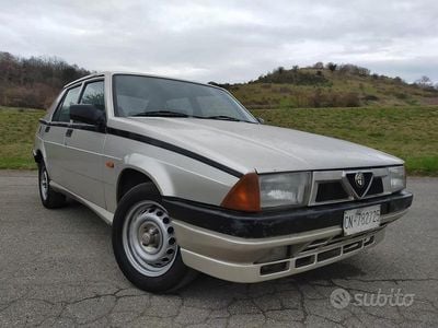 Usata Alfa Romeo 75 1991 Grigio Berlina