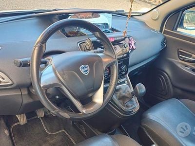 Usata Lancia Ypsilon 95 CV (69 kW) 2011 Bianco Utilitaria