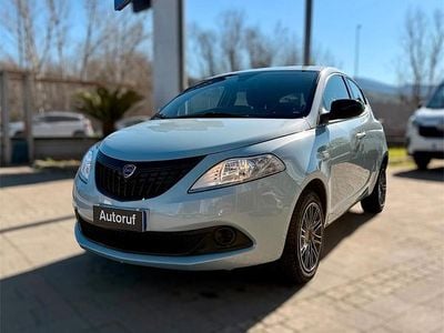 Begagnad Lancia Ypsilon S 69 HK (50 kW) 2023 Blå Halvkombi