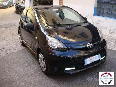 Usata Toyota Aygo Edition 67 CV (49 kW) 2014 Utilitaria