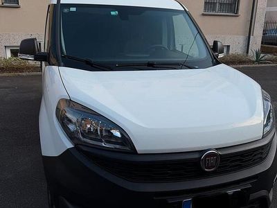 Usata Fiat Doblò 120 CV (88 kW) 2021 Bianco Monovolume