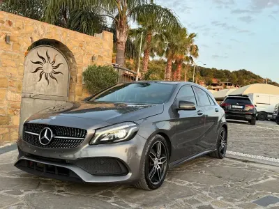 Usata Mercedes A180 Premium 109 CV (80 kW) 2017 Grigio Utilitaria