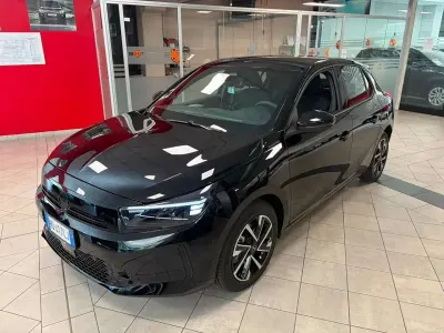 Nuova Opel Corsa 101 CV (74 kW) 2026 Nero Utilitaria