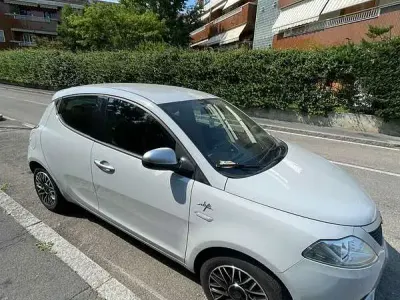 Usata Lancia Ypsilon 69 CV (50 kW) 2016 Utilitaria