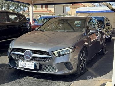 Usata Mercedes A180 115 CV (84 kW) 2019 Grigio Berlina