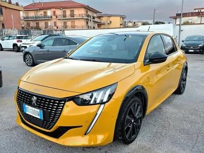 Usata Peugeot 208 GT-line 102 CV (75 kW) 2021 Giallo Utilitaria