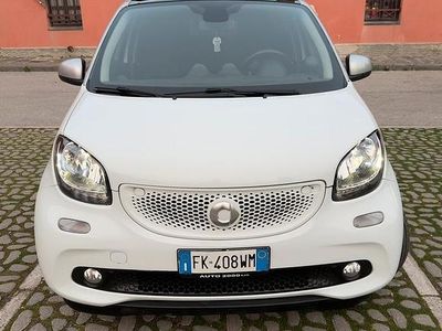 Usata Smart ForFour 71 CV (52 kW) 2017 Bianco Utilitaria