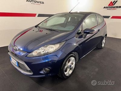 Usata Ford Fiesta Titanium 82 CV (60 kW) 2011 Blu/azzurro Utilitaria