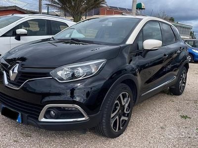 Usata Renault Captur Intens 90 CV (66 kW) 2016 Nero SUV