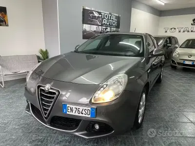 Second-hand Alfa Romeo Giulietta Progression 120 CP (88 kW) 2012 Gri Hatchback
