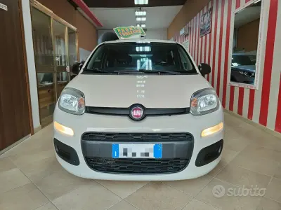 Usata Fiat Panda Lounge 95 CV (69 kW) 2017 Beige Utilitaria