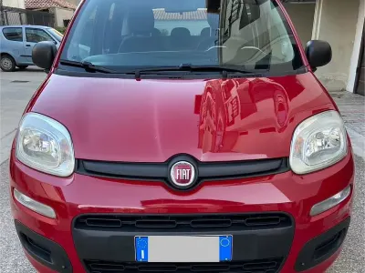 Usata Fiat Panda Lounge 85 CV (62 kW) 2016 Rosso Utilitaria