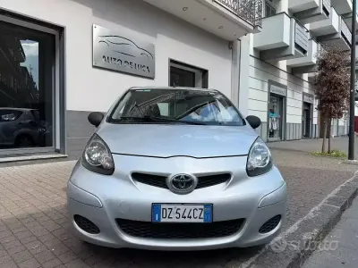 Gebraucht Toyota Aygo Sol 69 PS (50 kW) 2010 Grau Kleinwagen