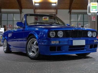 Usata BMW 318 Cabriolet Comfort Edition 113 CV (83 kW) 1992 Blu/azzurro Cabrio