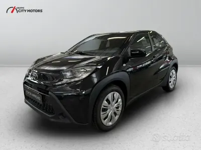 Nuova Toyota Aygo X Active 72 CV (52 kW) 2025 Blu SUV