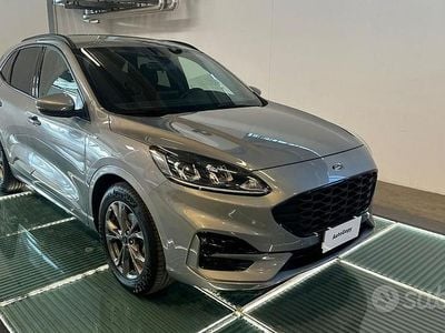 Usata Ford Kuga ST-Line 120 CV (88 kW) 2022 Grigio SUV