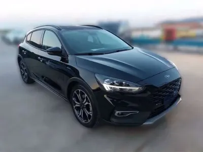 Usata Ford Focus Active 120 CV (88 kW) 2019 Blu Berlina