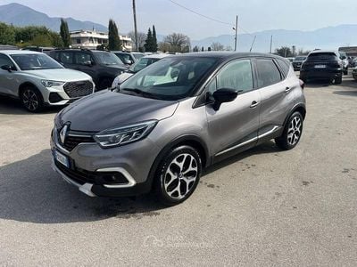 Usata Renault Captur Intens 90 CV (66 kW) 2017 Gray SUV