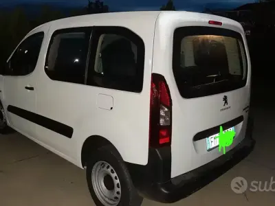 Usata Peugeot Partner Tepee Access 75 CV (55 kW) 2017 Bianco Monovolume