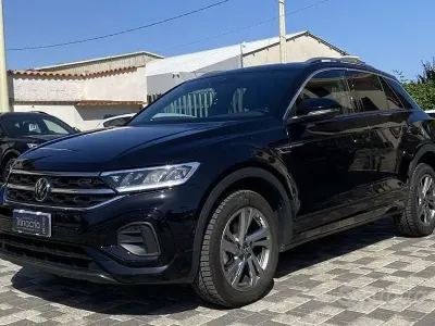 Usata VW T-Roc R-line 110 CV (80 kW) 2022 Nero SUV