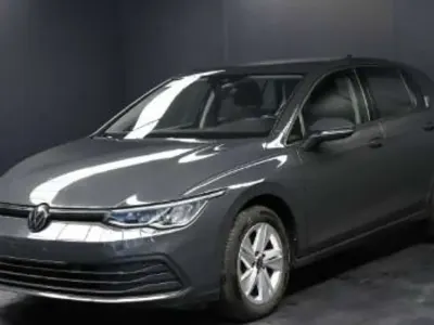 Usata VW Golf VIII Life 110 CV (80 kW) 2023 Grigio urano Berlina