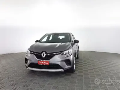 Usado Renault Captur Business 116 CV (85 kW) 2021 Gris SUV