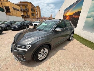 Usata VW T-Roc Life 110 CV (80 kW) 2023 Grigio(met.) SUV