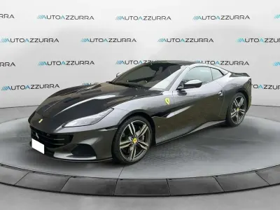Usata Ferrari Portofino 620 CV (456 kW) 2022 Grigio silverstone Cabrio