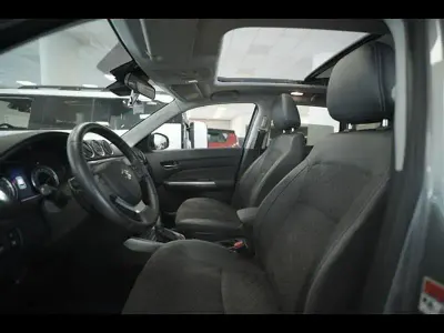 Usata Suzuki Vitara 140 CV (102 kW) 2019 Grigio chiaro SUV