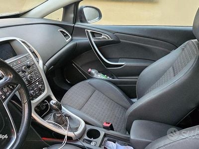 Usata Opel Astra GTC 165 CV (121 kW) 2012 Bianco Coupé