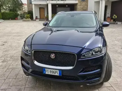 Usata Jaguar F-Pace 180 CV (132 kW) 2016 Bluazzurro SUV