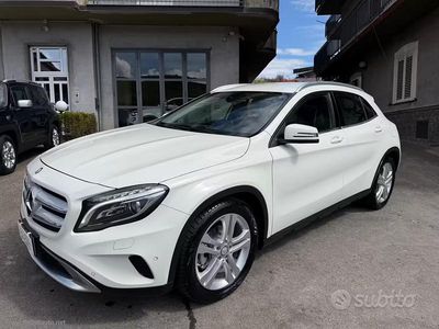 Usata Mercedes GLA200 Premium 136 CV (100 kW) 2016 Bianco SUV