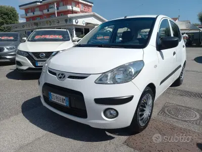 Usata Hyundai i10 Dynamiq 66 CV (48 kW) 2009 Bianco Utilitaria