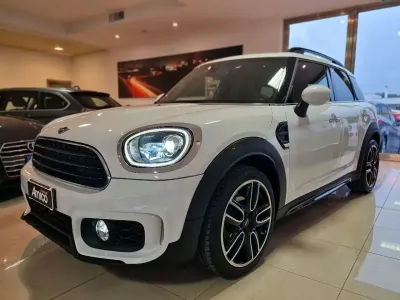 Usata Mini Cooper D Countryman 116 CV (85 kW) 2019 Bianco SUV