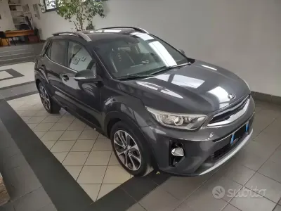 Usata Kia Stonic 97 CV (71 kW) 2018 Grigio SUV