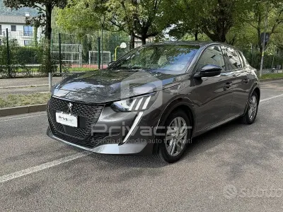 Usata Peugeot 208 GT 101 CV (74 kW) 2022 Grigio Utilitaria