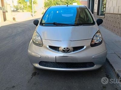 Usata Toyota Aygo 68 CV (50 kW) 2007 Grigio Utilitaria