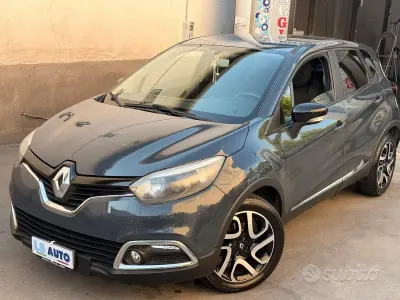 Usata Renault Captur 90 CV (66 kW) 2015 Bluazzurro SUV