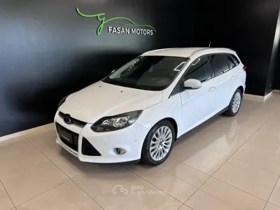 Begagnad Ford Focus Titanium 116 HK (85 kW) 2011 Vit Kombi