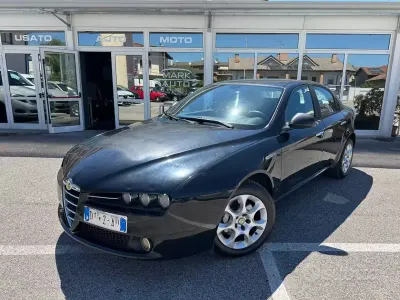 Usata Alfa Romeo 159 Progression 140 CV (102 kW) 2009 Blu Berlina