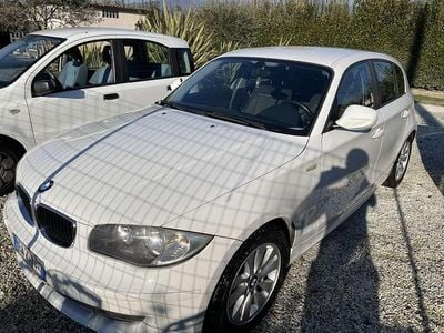 Usata BMW 118 143 CV (105 kW) 2010 Bianco Utilitaria