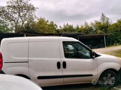 Usata Fiat Doblò 90 CV (66 kW) 2011 Monovolume