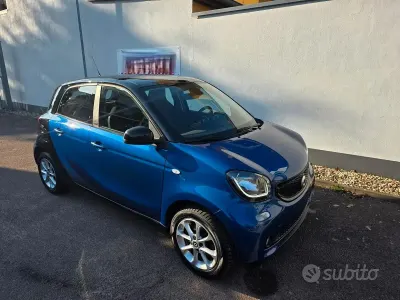 Usata Smart ForFour Prime 90 CV (66 kW) 2016 Blu Utilitaria