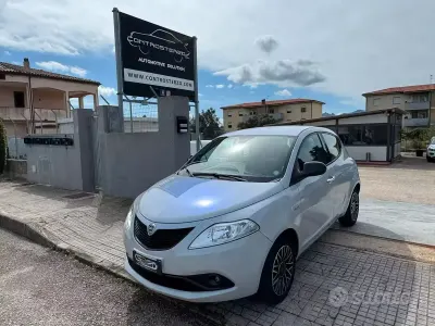 Usata Lancia Ypsilon Gold 75 CV (55 kW) 2019 Grigio Utilitaria